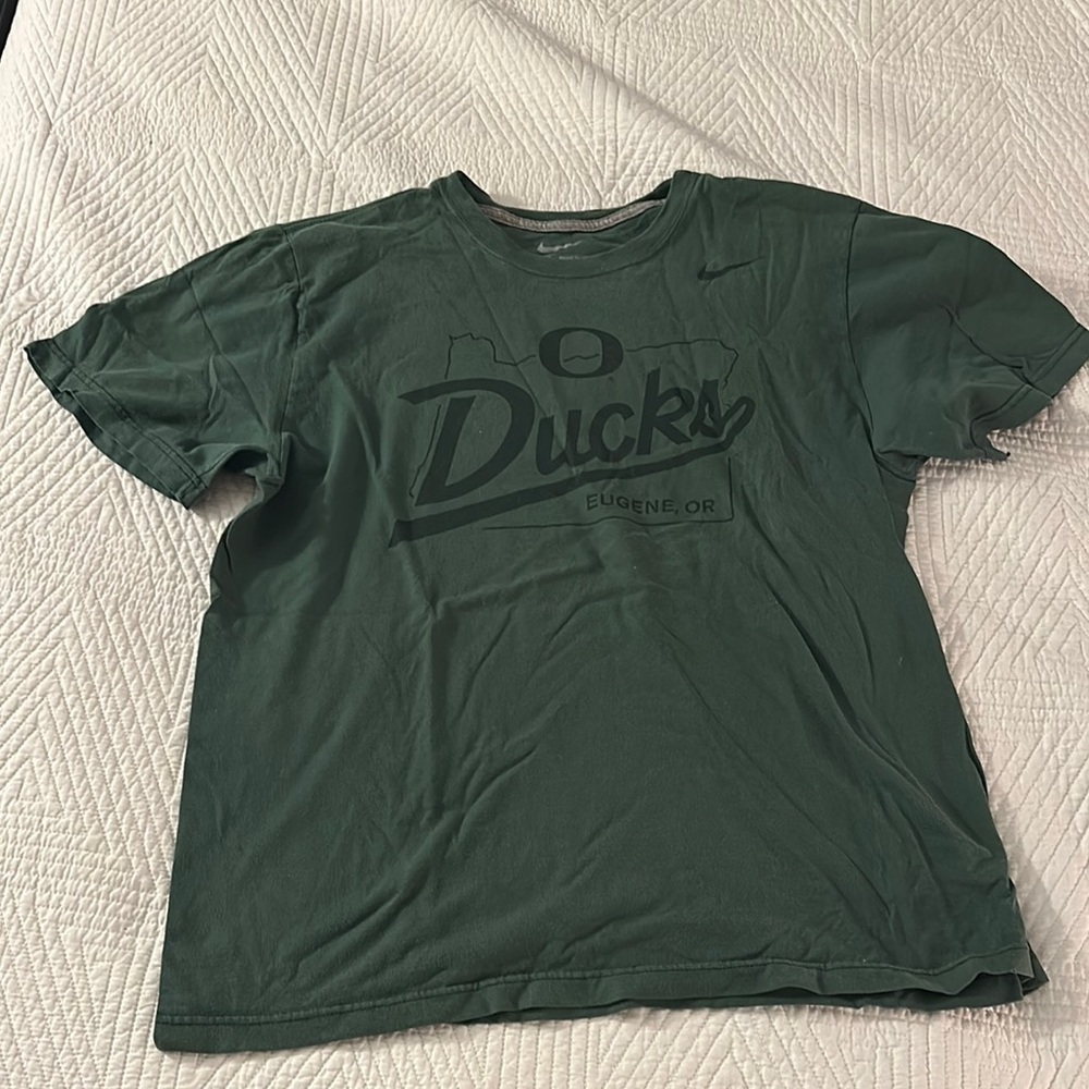 Nike Green Short Sleeve Tee with Graphic Design